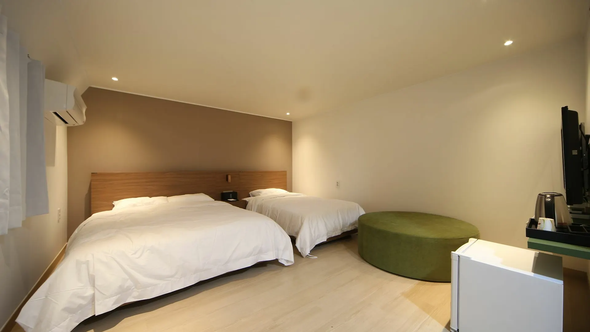 Soho Hotel contacts